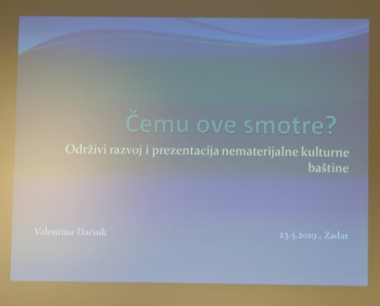 ODRŽANO PREDAVANJE O ZNAČAJU SMOTRI FOLKLORA